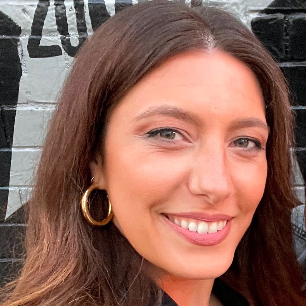 Meet your Posher, Alexia